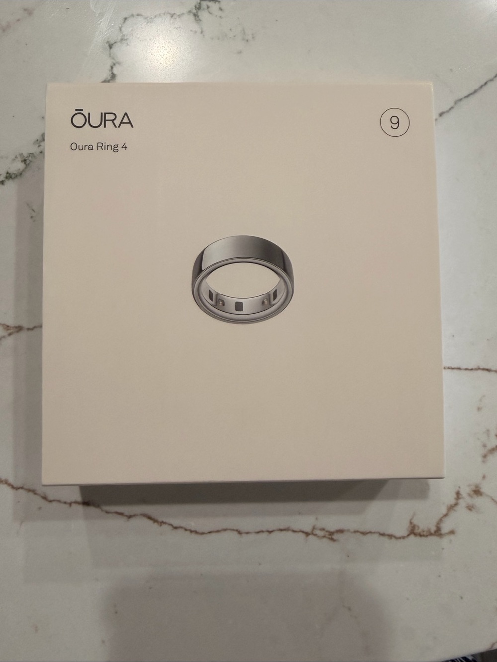 Oura Ring 4 Activity Tracker Ring Size 9 Silver w/ Charging Dock & USB Cable